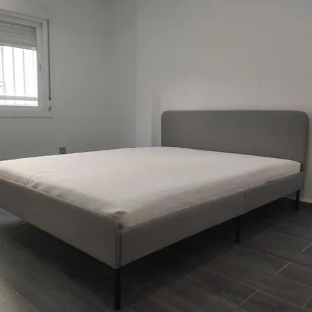 Апартаменты Excellent Location In Centre 2 Bedroom